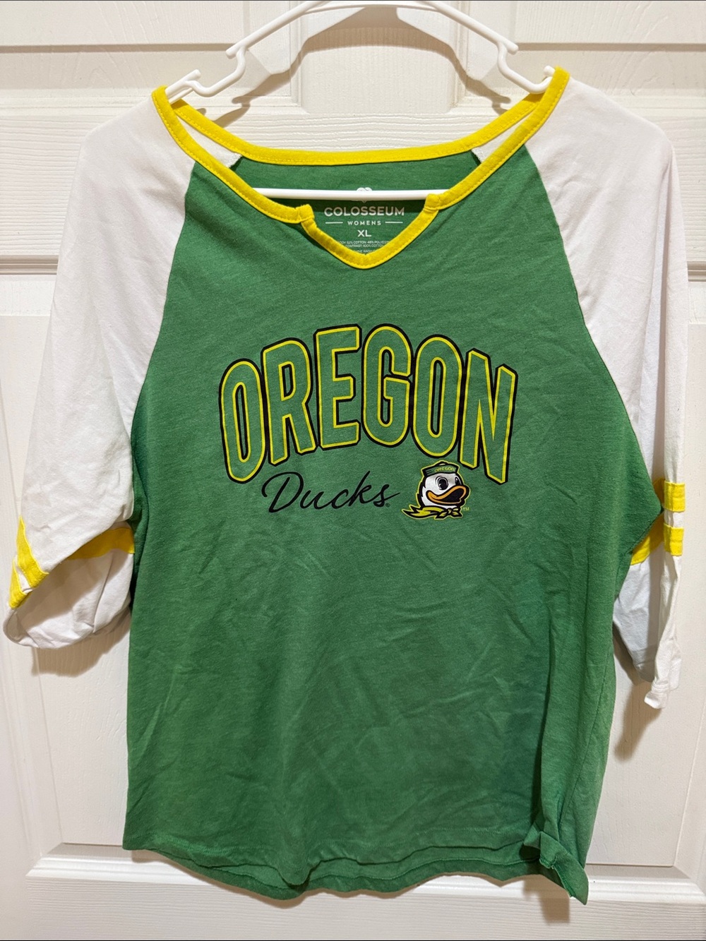 Colosseum Green, White & Yellow Oregon Ducks Raglan Shirt